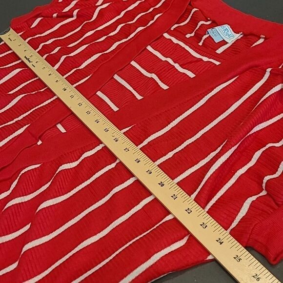 That's Right California sz 40 red with white stripes V neck top - Picture 7 of 11